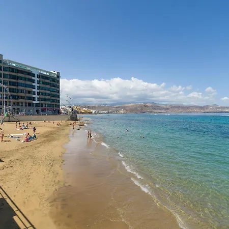 In Palmas Near Canteras Nyaraló
