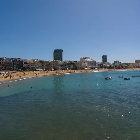 In Palmas Near Canteras Nyaraló